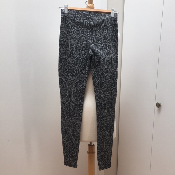 Abercrombie & Fitch leggings - Picture 2 of 4